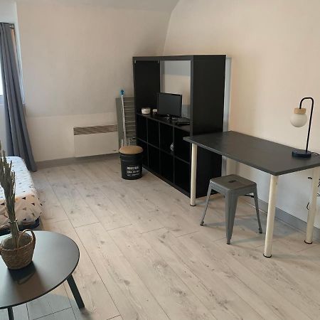 Joli Studio Avec Garage Prive Apartment Тарб Екстериор снимка